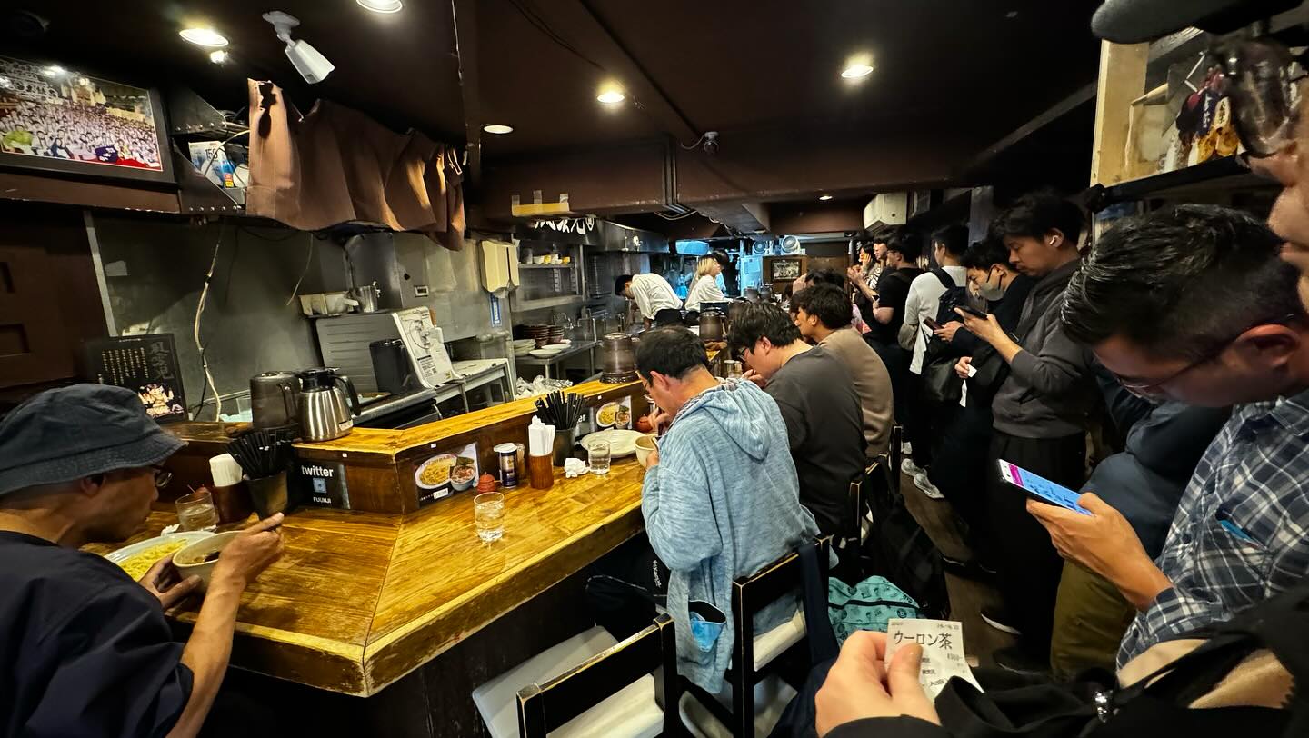 Very good #Tsukemen literally a hole in the wall, run by a dedicated group of young men… (2)