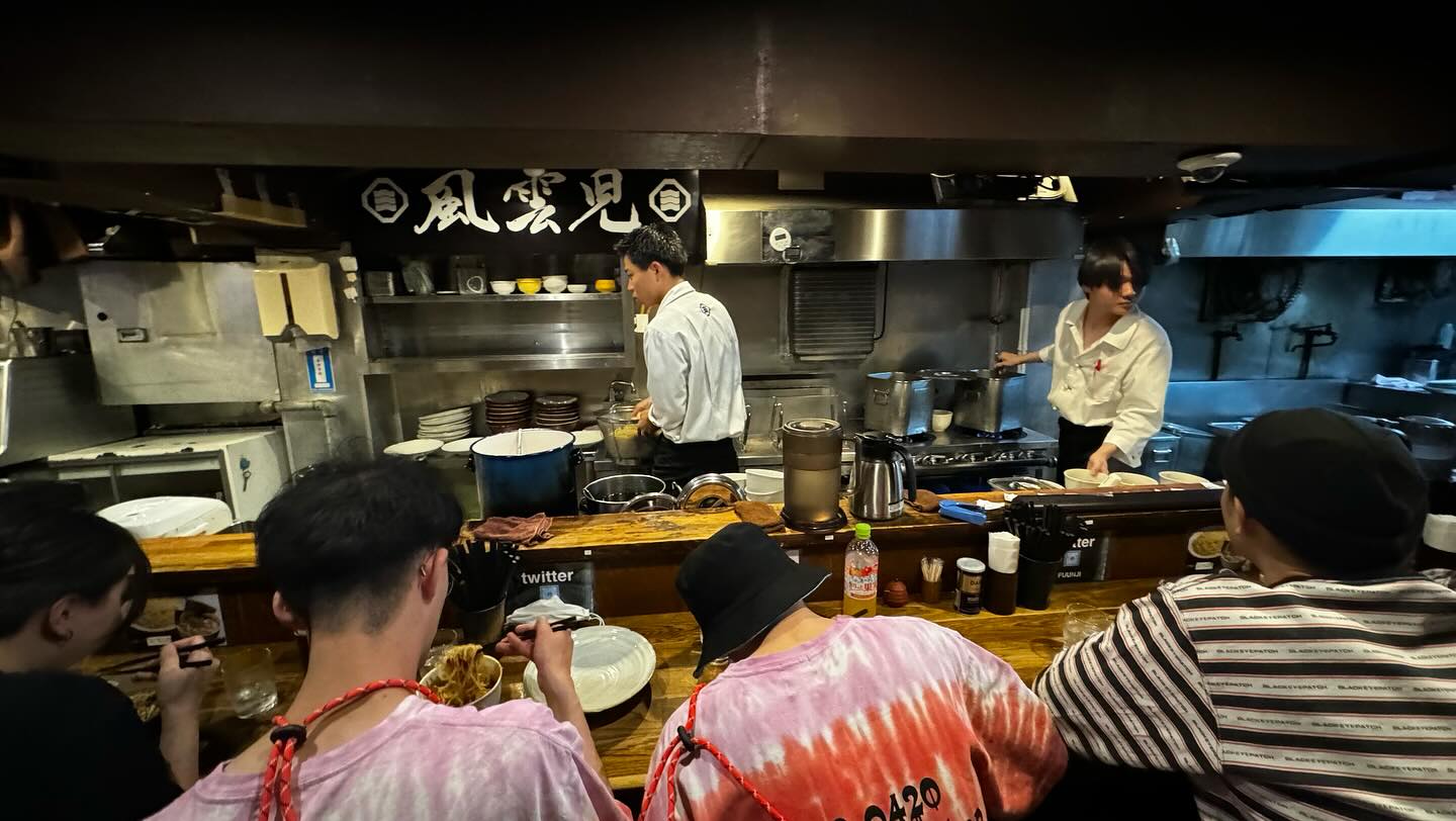 Very good #Tsukemen literally a hole in the wall, run by a dedicated group of young men… (3)