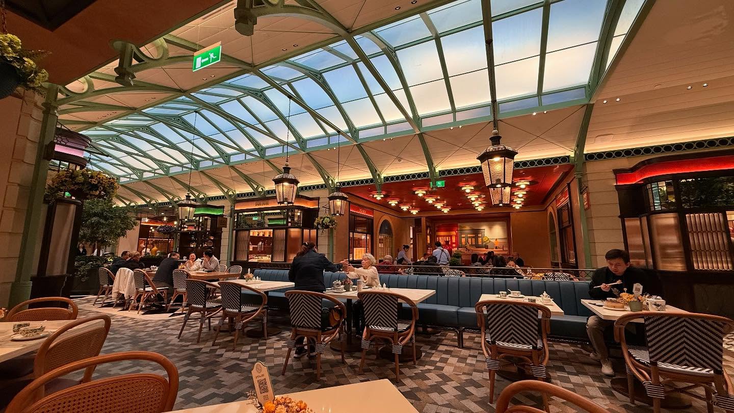 Checking out Chelsea Gardens @the_londoner_macao new London Grand. Fortunately I have… (5)