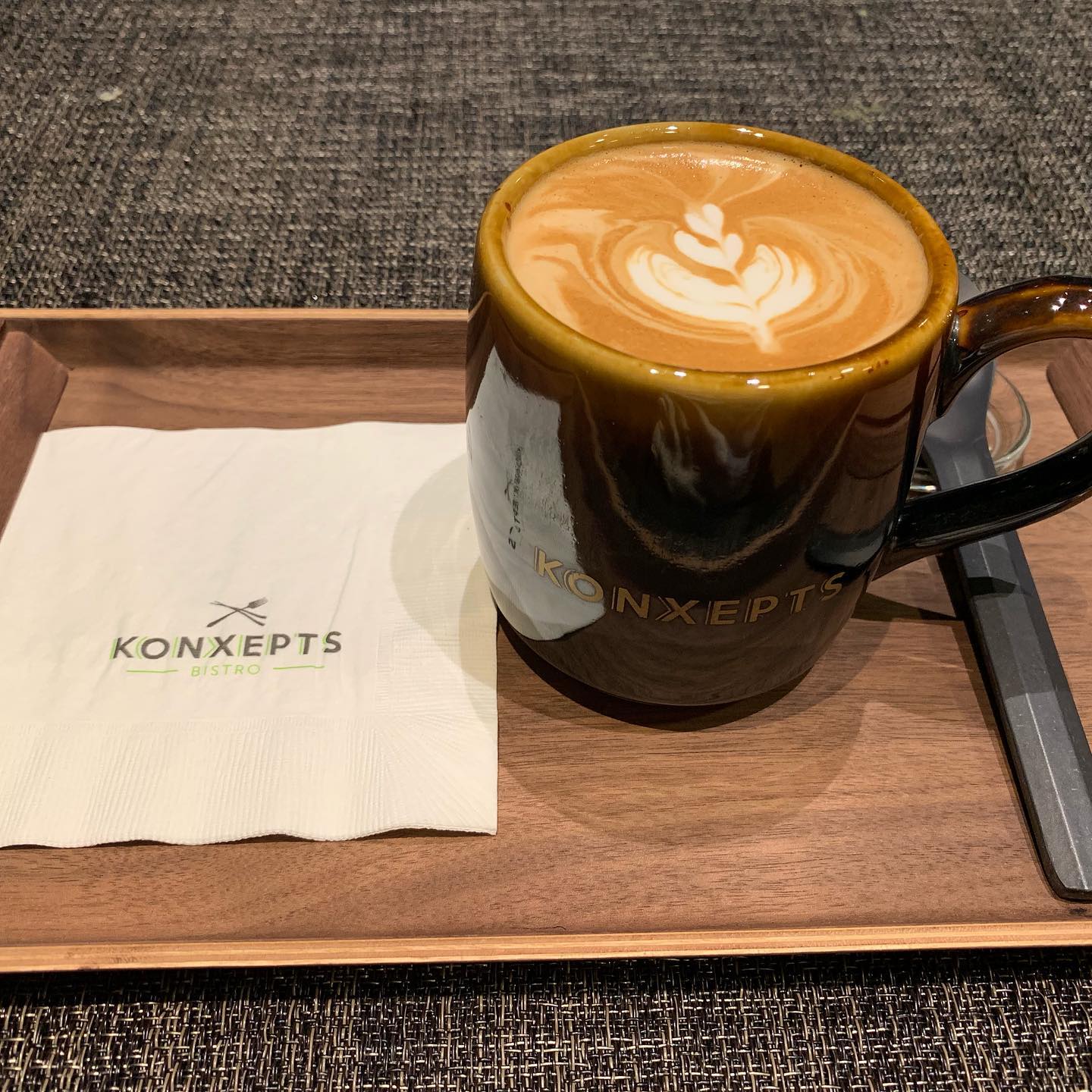 Nice Thai restaurant. The coffee is very good (6)