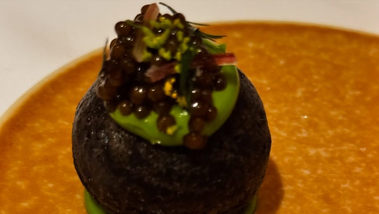 As always consistency is what one can expect from the amazing chefs @heljoamaral and… (4)