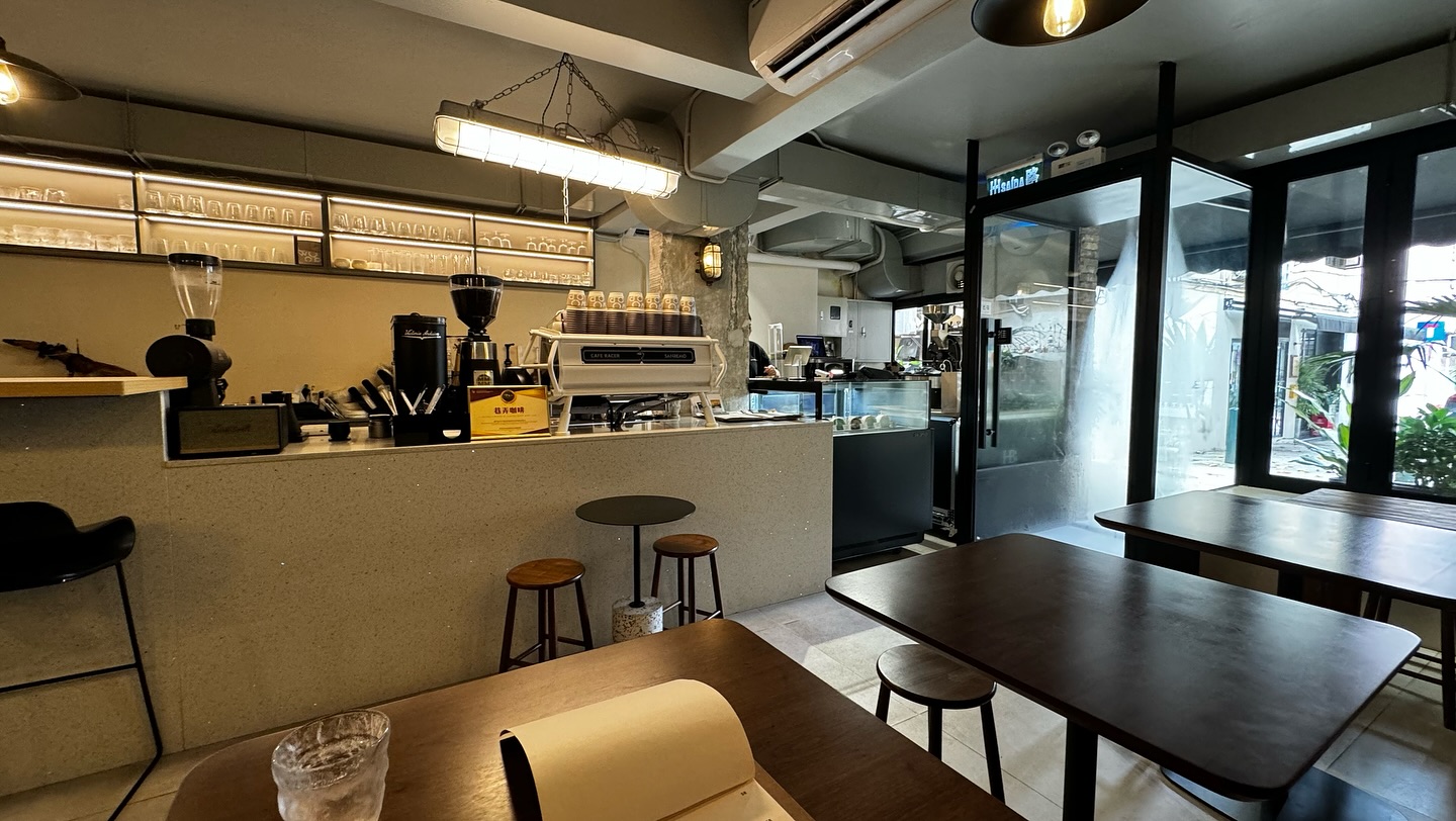 First time experiencing their breakfast with home made bread and healthy cold pressed… (2)