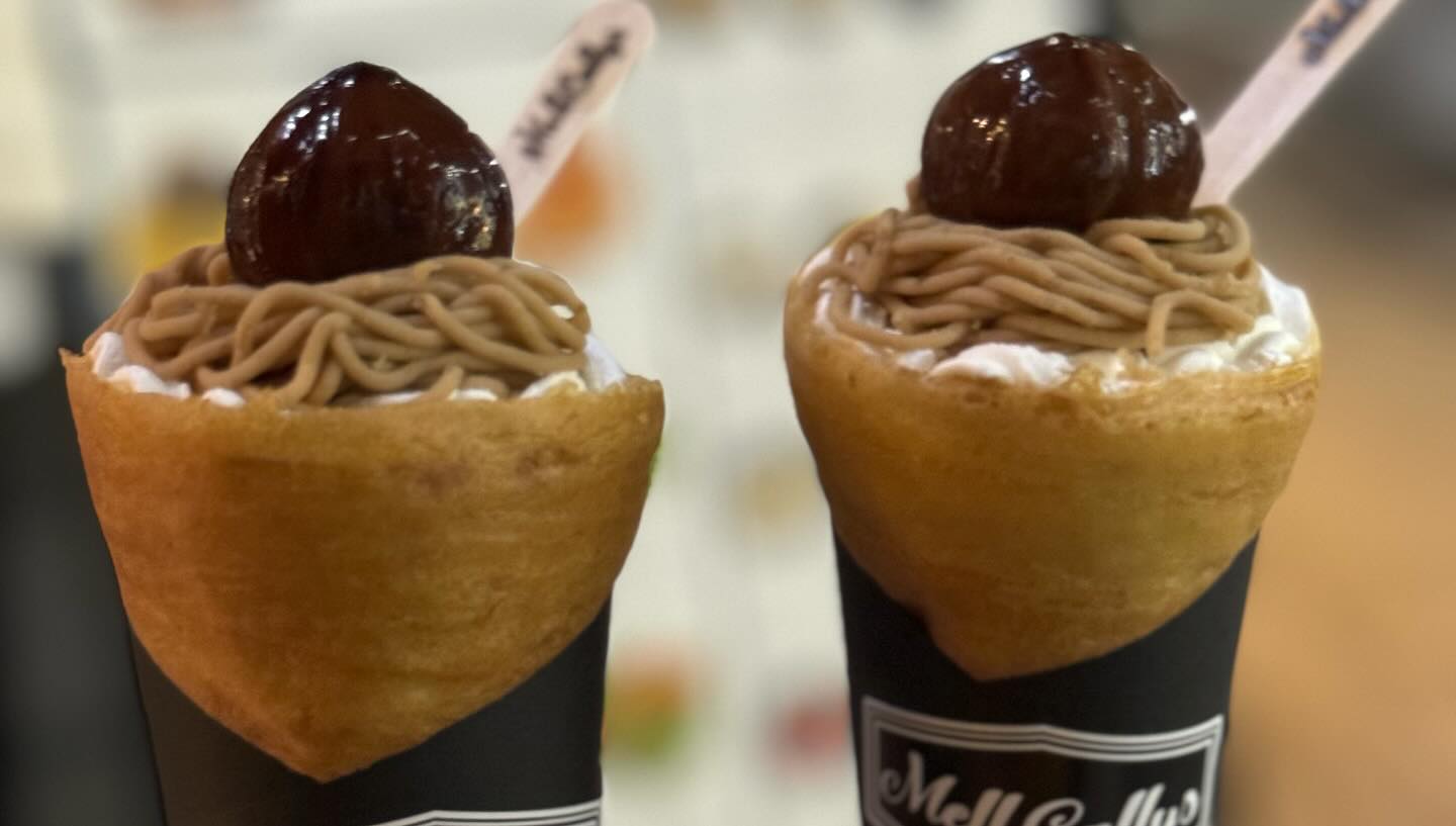 I never seen anyone places so much attention to details in making a #crepe. One can… (6)