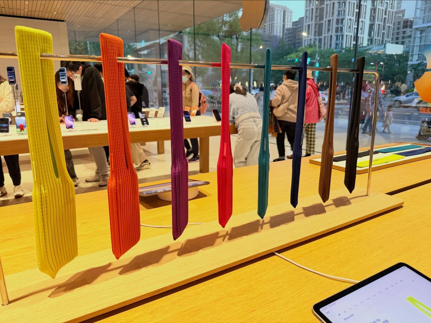 A beautiful store. Showing off the iPhone Pockets (4)