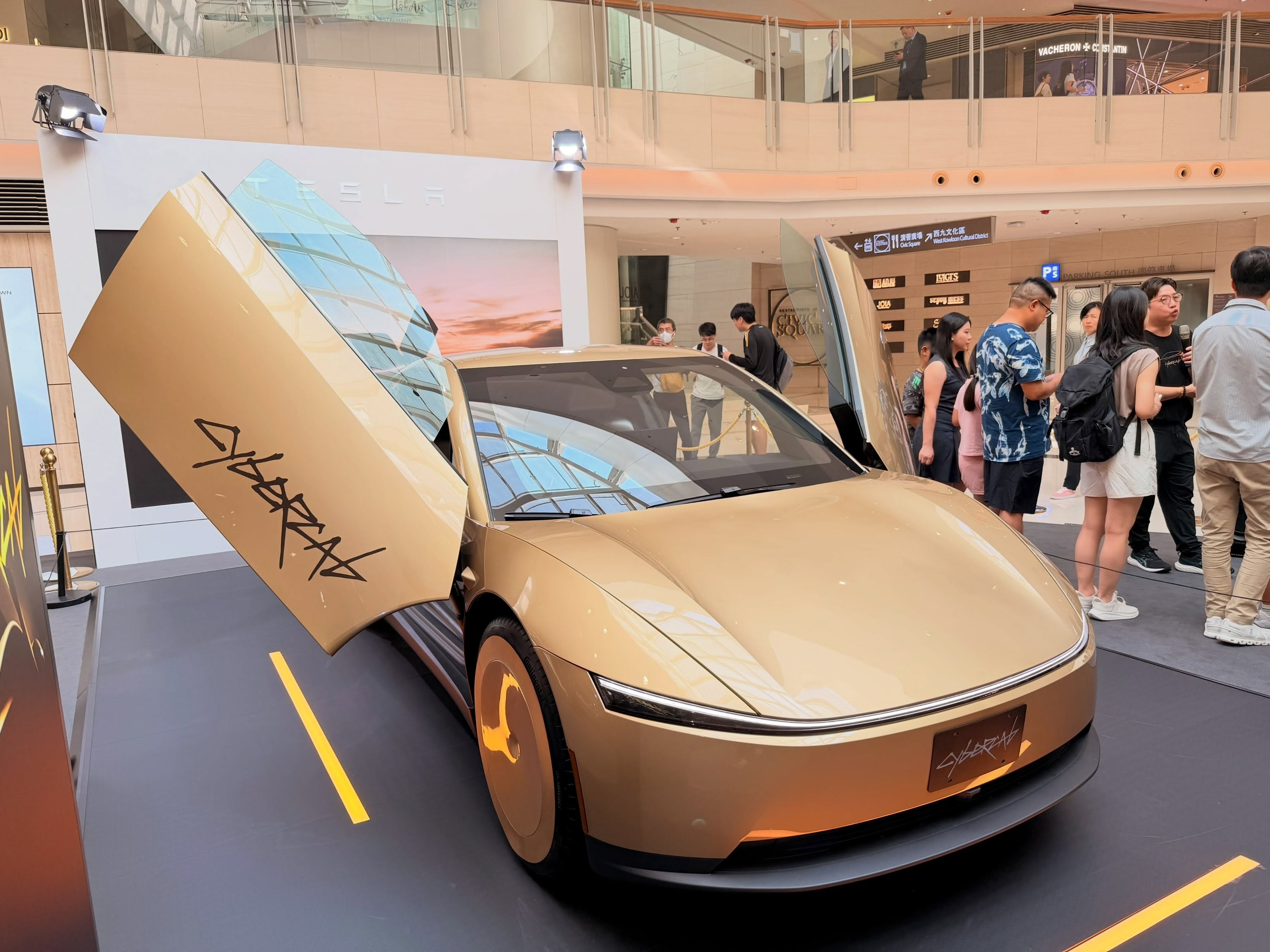 Cybercab arrives in HK… for a show (3)