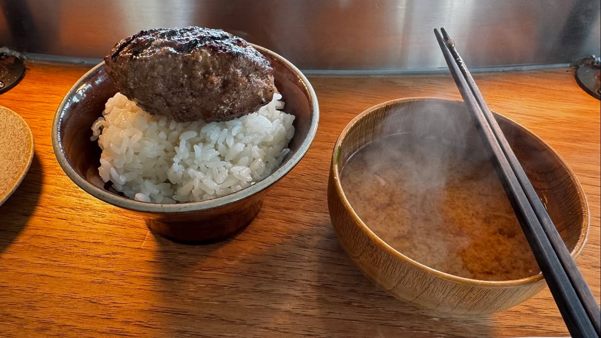 Finally got a chance to try Hikiniku to Kome in HK. Did not get one of those precious… (4)
