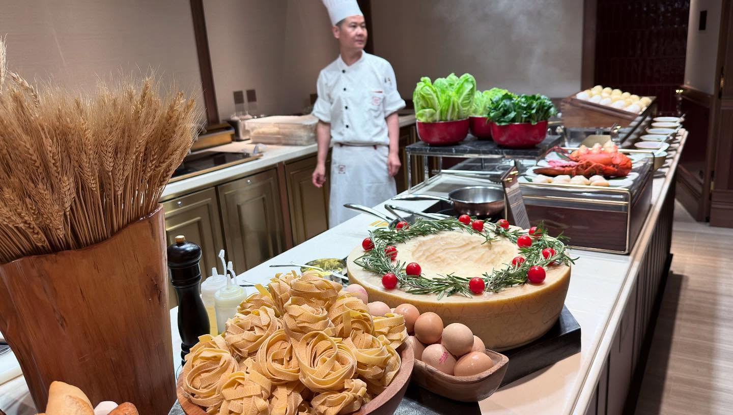 Definitely has the freshest seafood I ever had in #Macao. Although, if I did not have a… (2)