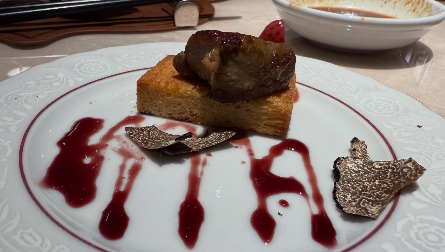 Definitely has the freshest seafood I ever had in #Macao. Although, if I did not have a… (8)